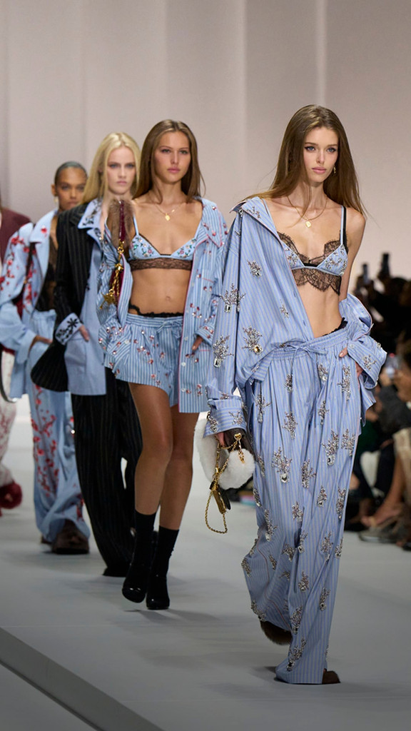  FA-HP-POST-FASHION-SHOW-SS26-USCITA-FINALE-1-A-THRON